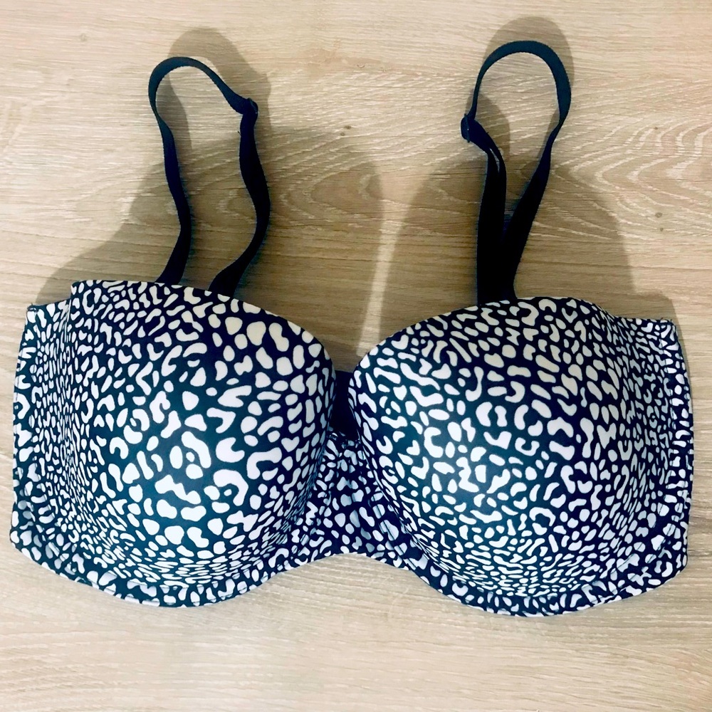 VICTORIA SECRET CONVERTIBLE BRA